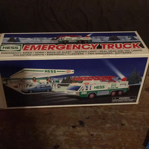 Vintage HESS 1996 emergency truck. Lights and sirens in working condition. - Picture 2 of 8